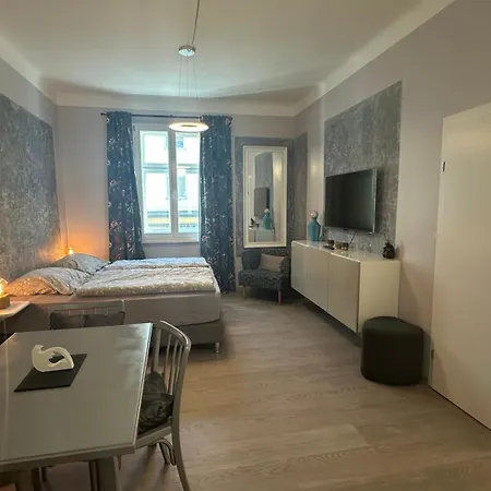 Ignaz 28 Apartment#1 *